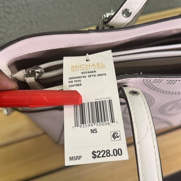 Michael Kors Voyager Tote Bag Optic White Leather NWT MK Logo Shoulder Handbag - Picture 6 of 15